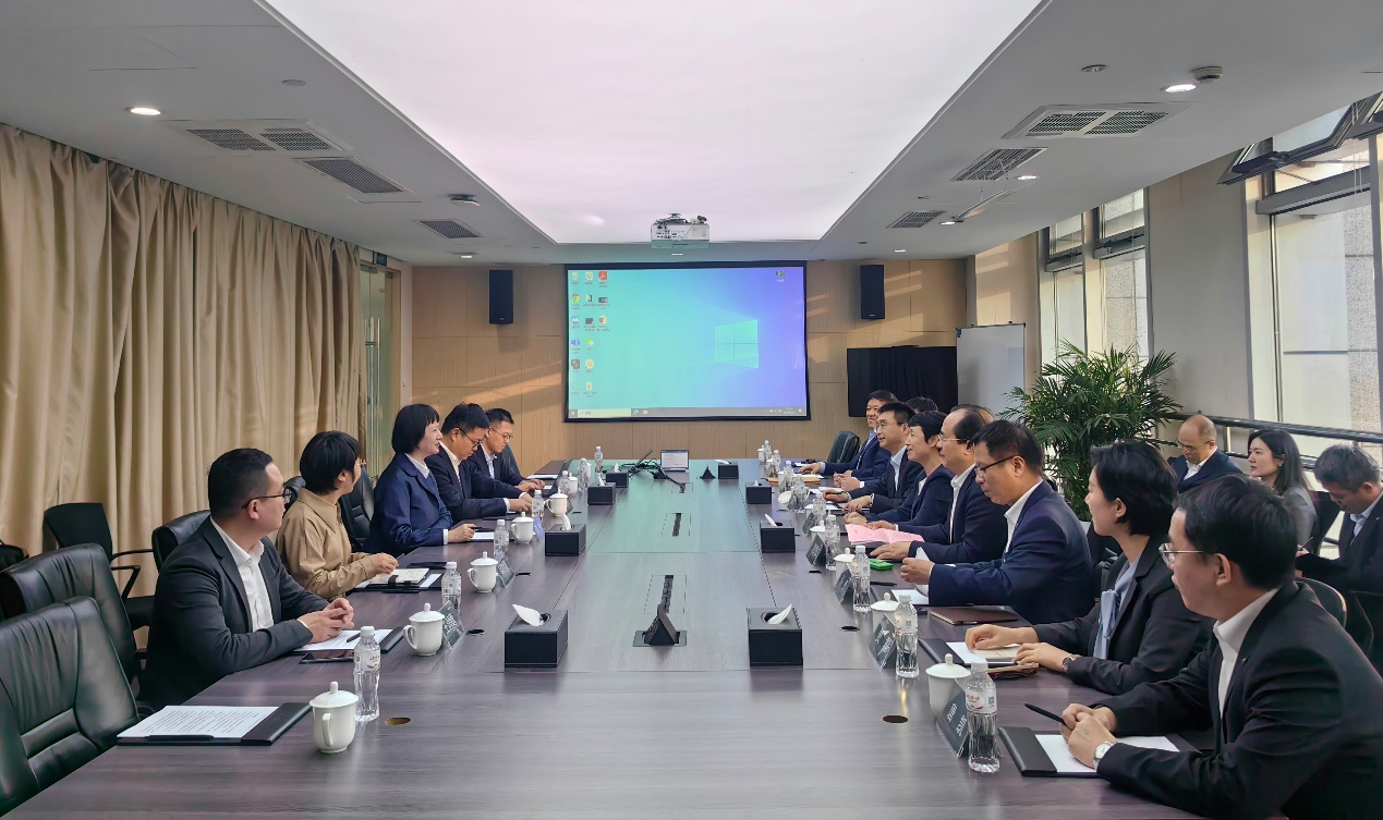 招商局集团总司理石岱与腾龙国际平台股份洽谈相助